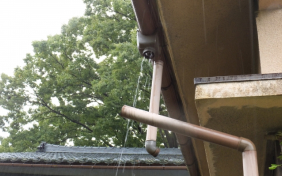 外れている雨樋