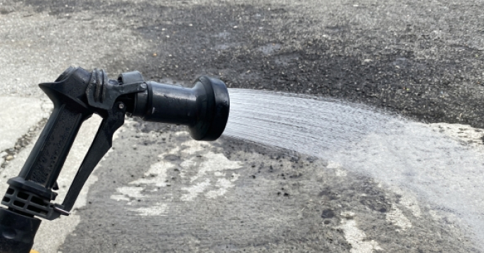 散水調査を行っている様子