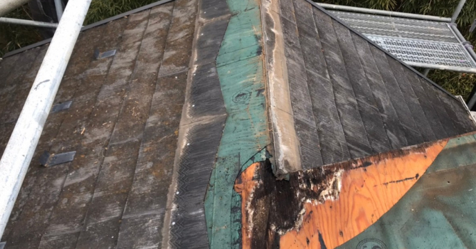 古い屋根の様子