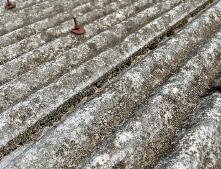 アスベスト製のストレート屋根