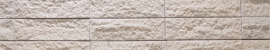 ベージュ系に塗装した外壁