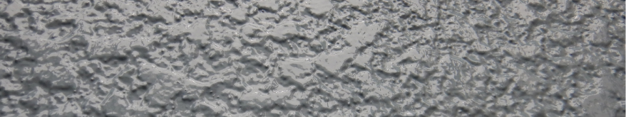 グレー系に塗装した外壁