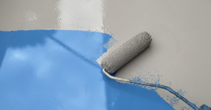 防水工事の施工中