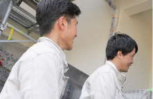 定期点検に訪れたスタッフ2名